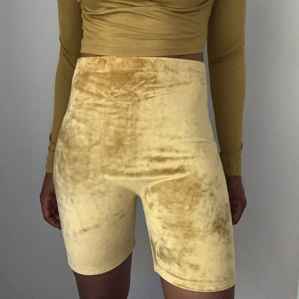 Mustard Biker shorts